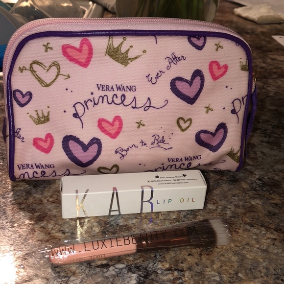 Vera Wang Other - Vera Wang Cosmetic Bag New